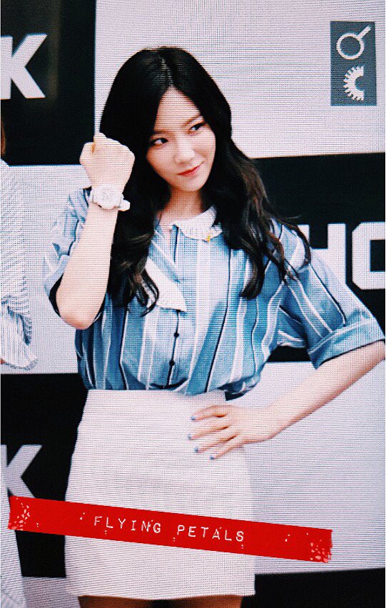 [PIC][16-04-2017]TaeYeon – Sunny – Tiffany – HyoYeon và SooYoung tham dự buổi Fansign cho “G-SHOCK CRAZY TOUGHNESS” vào chiều nay C9g9VkqUIAAONVT