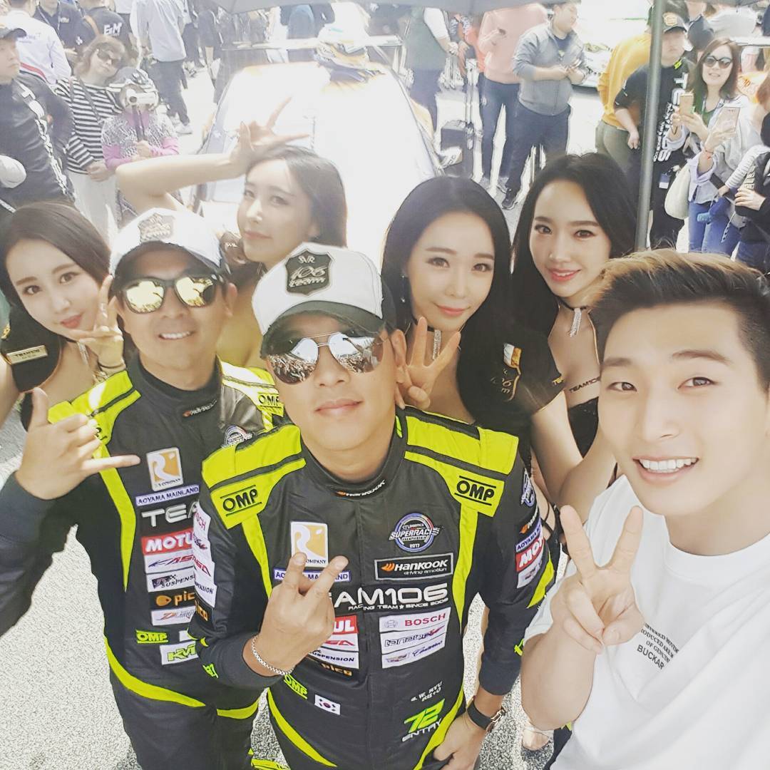 2amsnaps's tweet photo. [JINWOON INSTAGRAM(2P)] jinwoon52: #Team106 #CJ대한통운 #2017SUPERRACE #MKTREND
간만... https://t.co/hWpCNqPBkO #kpopsnaps https://t.co/wdPlfftcXw