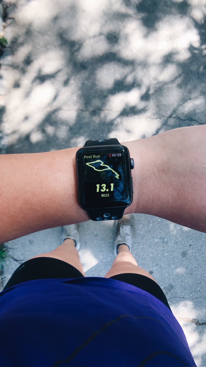 _Maeeee's tweet photo. No filter for hard work! If you want it, then make it happen. ๐๐ปโโ๏ธ
Sf Marathon? ๐ค
#MaeOnTheRun @NikeRunning @nikewomen https://t.co/kEdNZ2KZdW