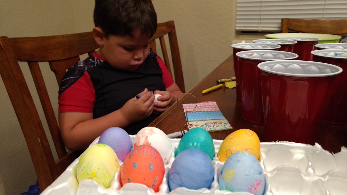 jadahlove's tweet photo. Boc, boc  #Eastereggs https://t.co/s2to9245yg