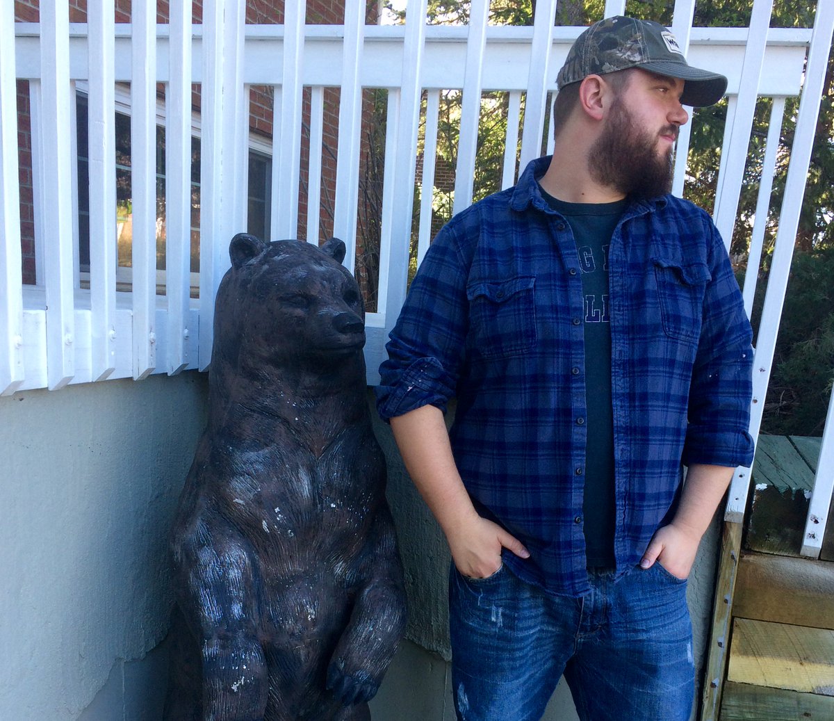 BaraDetectives's tweet photo. Not sure if I've ever posted any pics of myself here. But, here I am. https://t.co/HMV9mQCljc