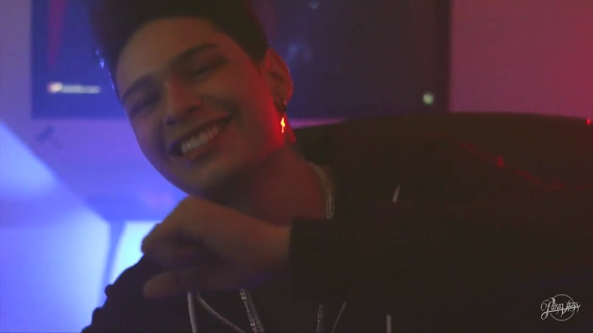 NuriaValle00's tweet photo. 11:11 una de las mejores cosas de la vida es verte sonreír, espero que pronto ya este abrazàndote 😍❤😭 @PaisaVlogs #TeFuisteVideo https://t.co/VVUFQS534g