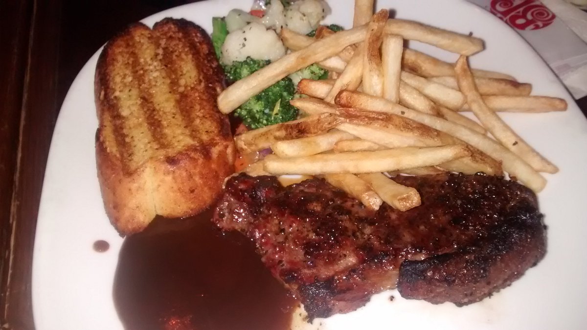 CiaoCiaoVinnie's tweet photo. Look what im having #NyStripSteakLoin #8Ounce with #Fries #Vegetables and #GarlicBread @bostonpizza #EasterDinner ๐๐๐๐๐๐๐๐๐๐๐๐๐๐๐๐๐๐๐๐๐๐๐๐๐๐ https://t.co/ZvtfJhjt3t