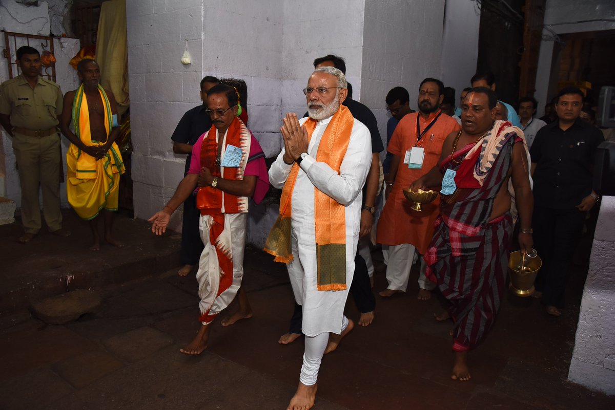 narendramodi's tweet photo. Prayed at the Lingaraj Temple in Bhubaneswar. The magnificence of the Temple and Temple Complex leaves a lasting impression on the mind. https://t.co/ofoXs8rltr