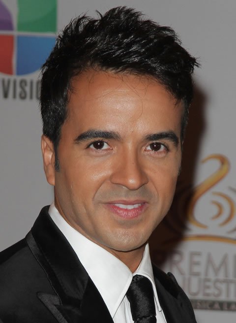 Happy Birthday Luis Fonsi 