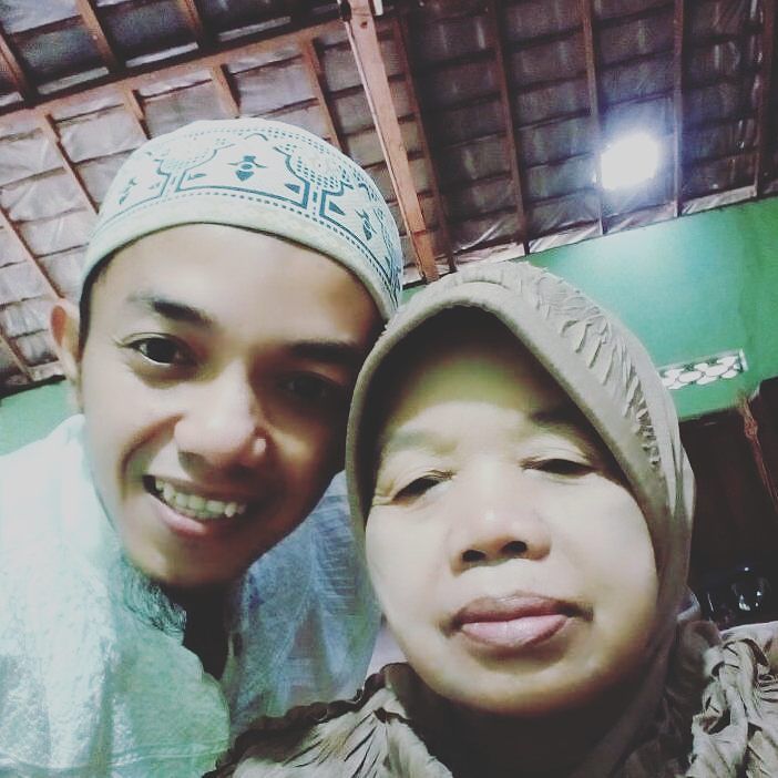 heroeaerial's tweet photo. Berdua bersamamu mengajarkanku tentang arti kasih sayang, keteguhan, kesabaran dll

Maafkan anakmu yg blm bisa sem… https://t.co/sykyLGotE7 https://t.co/KRiTxaq7Dt