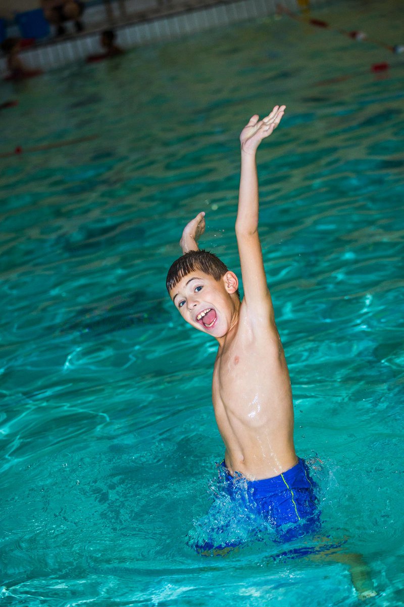 HeeleyPool's tweet image. Happy Easter, we hope you have a Egg-cellent day!