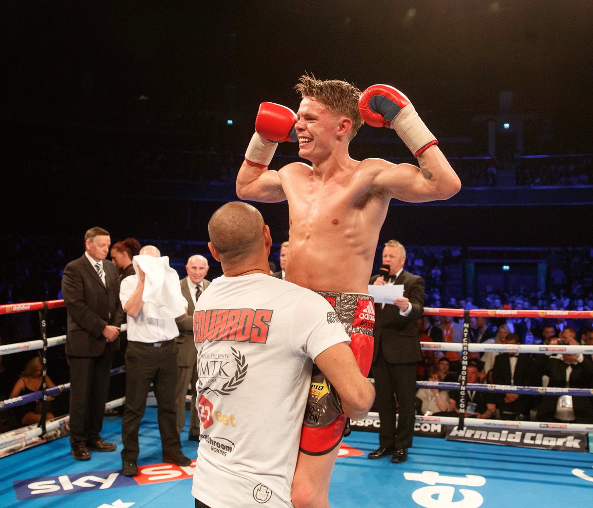 So pleased to see <a href="/CEdwardsBoxing/">Charlie Edwards 🦅</a> lift that Lonsdale belt - faultless performance for the British title last night #AndTheNew 🇬🇧