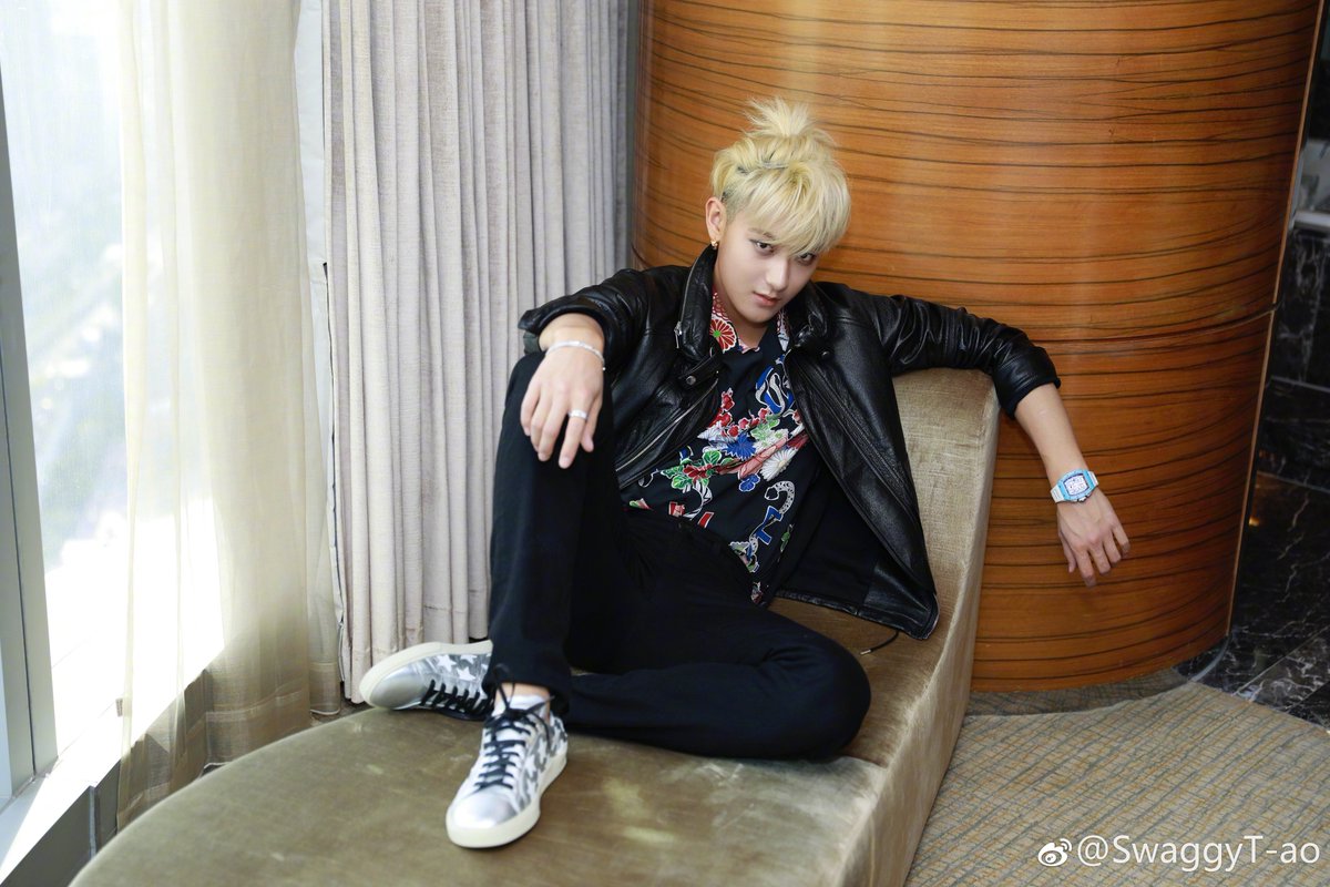 PinkuPeachu's tweet photo. スケ番x金髪xギャル  #黄子韬 #tao #タオ https://t.co/9kqmTJiEKm