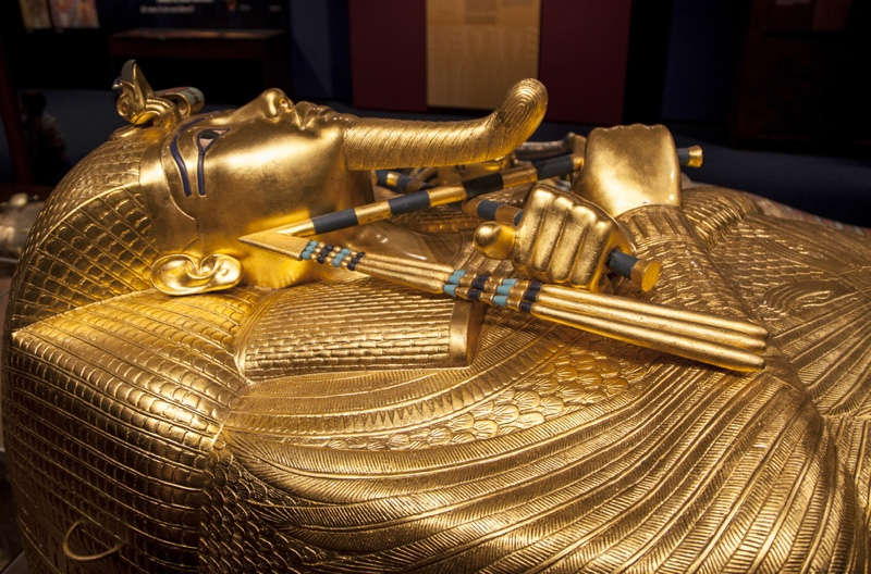 theenigmaexp's tweet photo. King Tut's death. #MysteriousArchaeologicalFindsonEarth #therhomb #history #behistory https://t.co/bQwCaIkQUp https://t.co/SsvVUjFtEf