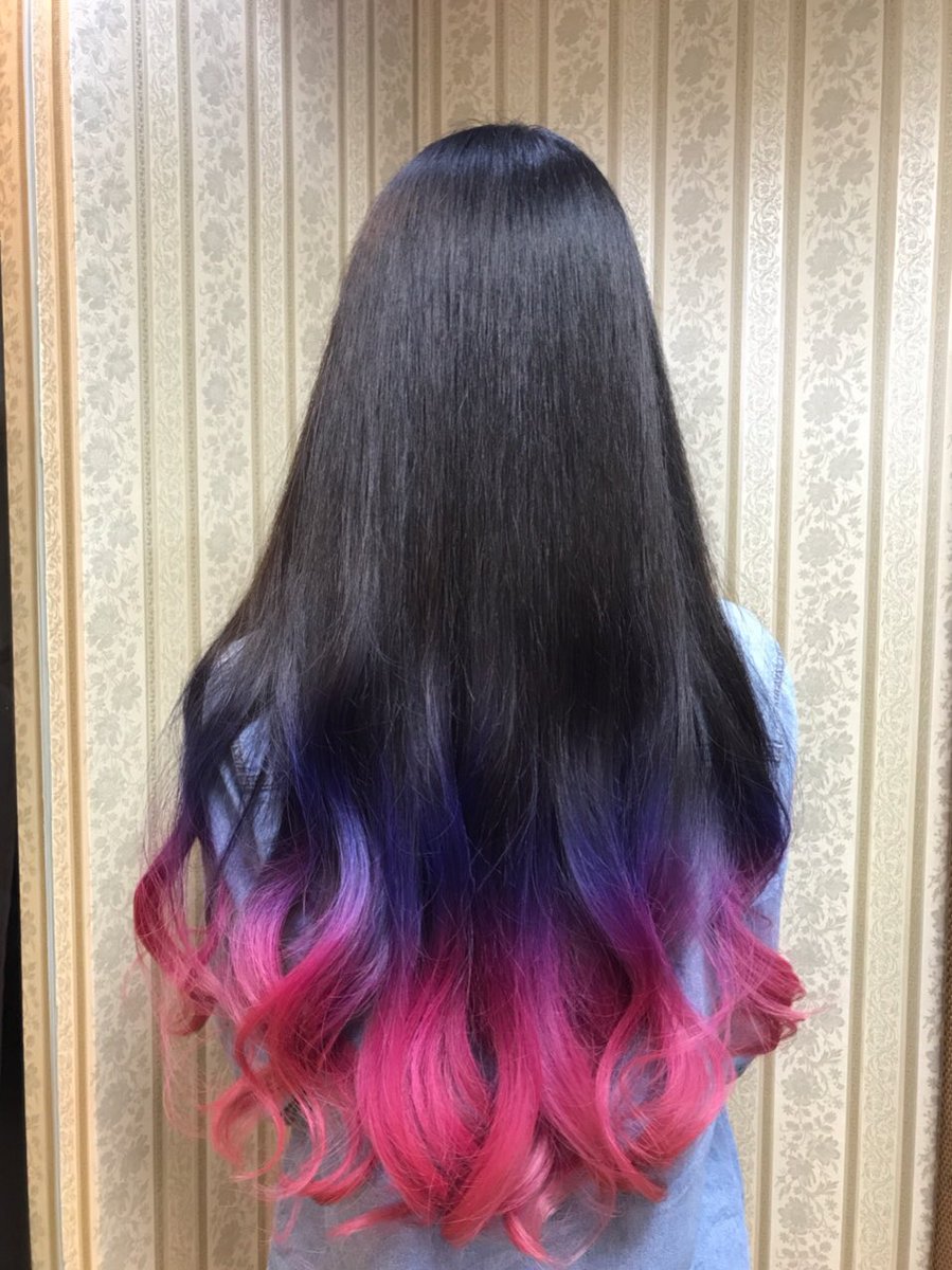 シャンテグラム ヘアスタイル紹介 黒髪から流れるようなパープルとピンクのグラデーション このお色の組み合わせは 可愛らしい色合いで人気です シャンテグラム ヘアスタイル紹介 黒髪から流れるようなパープルとピンクのグラデーション このお色の組み合わせは 可愛らしい色合いで人気です