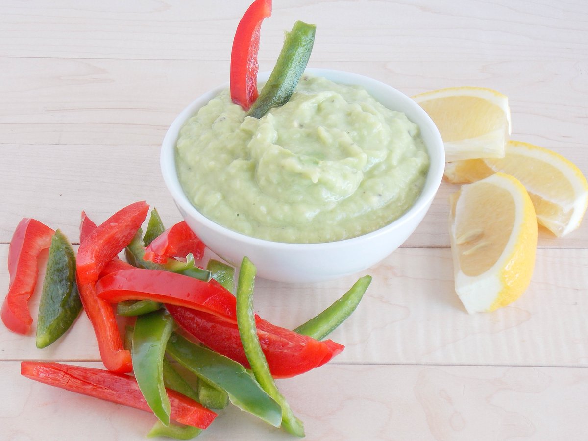Slimmables's tweet image. Avocado Taztziki Dip
