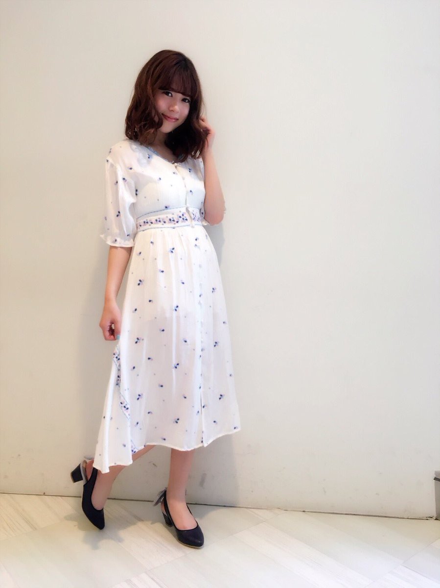 Dazzlin渋谷109店 New フラワードット刺繍マキシワンピース 8 900 Tax Size S M ドット柄のフラワー刺繍や ふんわりしたお袖がsweetな印象にしてくれるワンピース 前開けで羽織りにもお使いいただけますので これ1枚でコーデの幅がぐっと広がります Dazzlin渋谷109店 New フラワードット刺繍マキシワンピース 8 900 Tax Size S M ドット柄のフラワー刺繍や ふんわりしたお袖がsweetな印象にしてくれるワンピース 前開けで羽織りにもお使いいただけますので これ1枚でコーデの幅がぐっと広がります