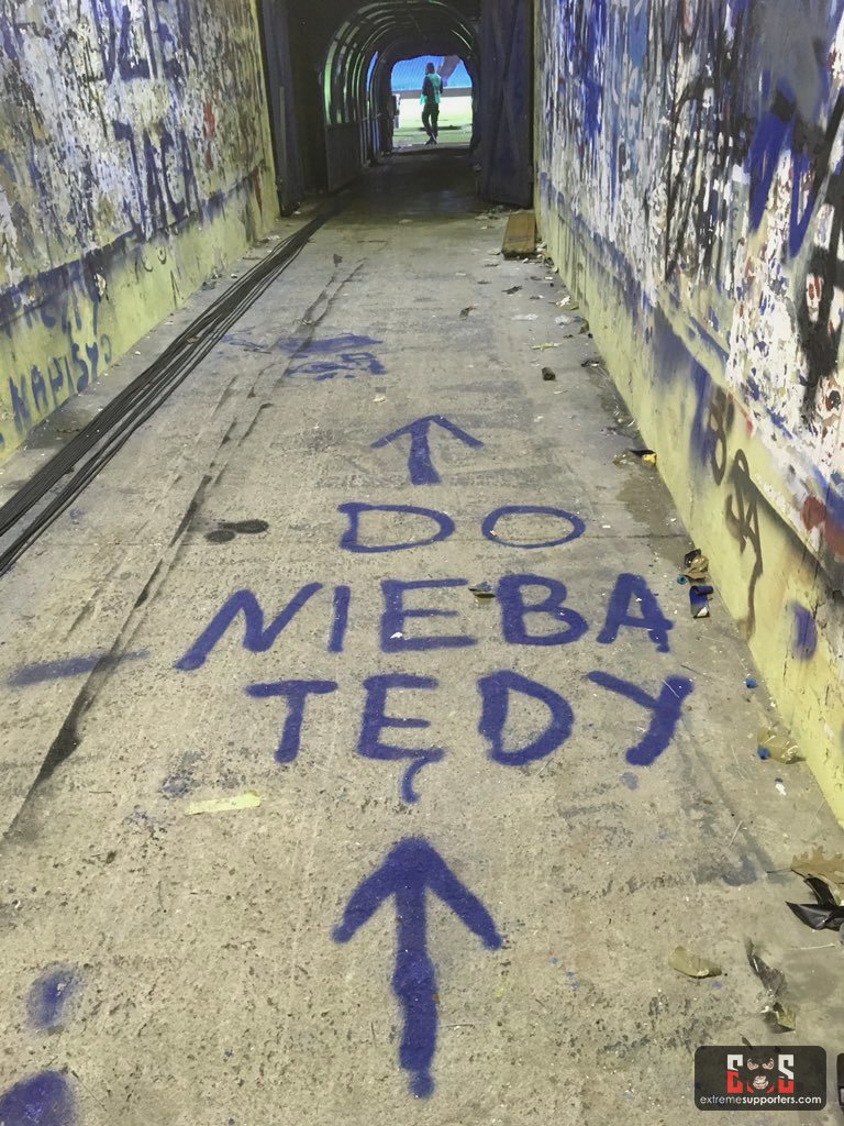 Ext_Supporters's tweet image. Klimatyczna fotka "Do Nieba tędy" - Stadion Wisły Płock #wislaplock #WPŁLPO