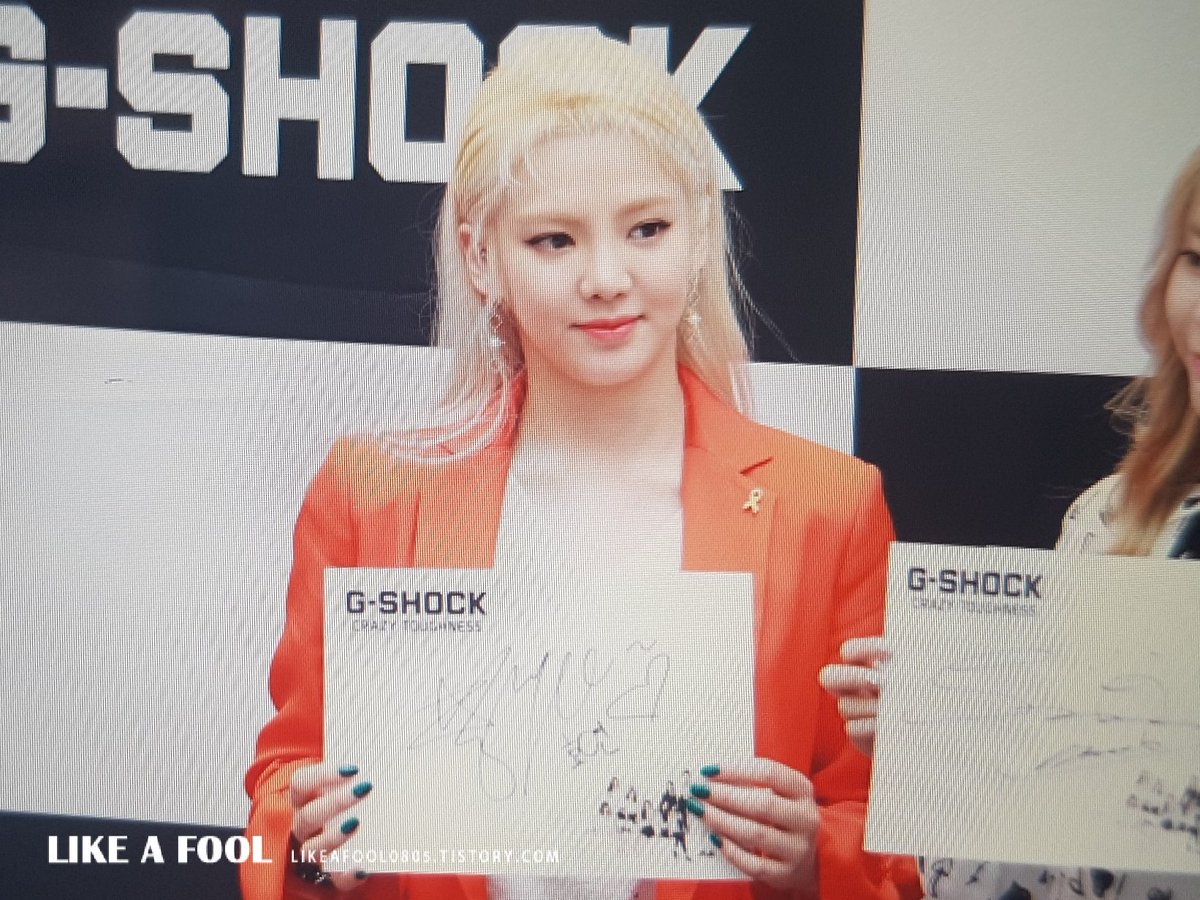 [PIC][16-04-2017]TaeYeon – Sunny – Tiffany – HyoYeon và SooYoung tham dự buổi Fansign cho “G-SHOCK CRAZY TOUGHNESS” vào chiều nay C9hDX46UQAAK4av