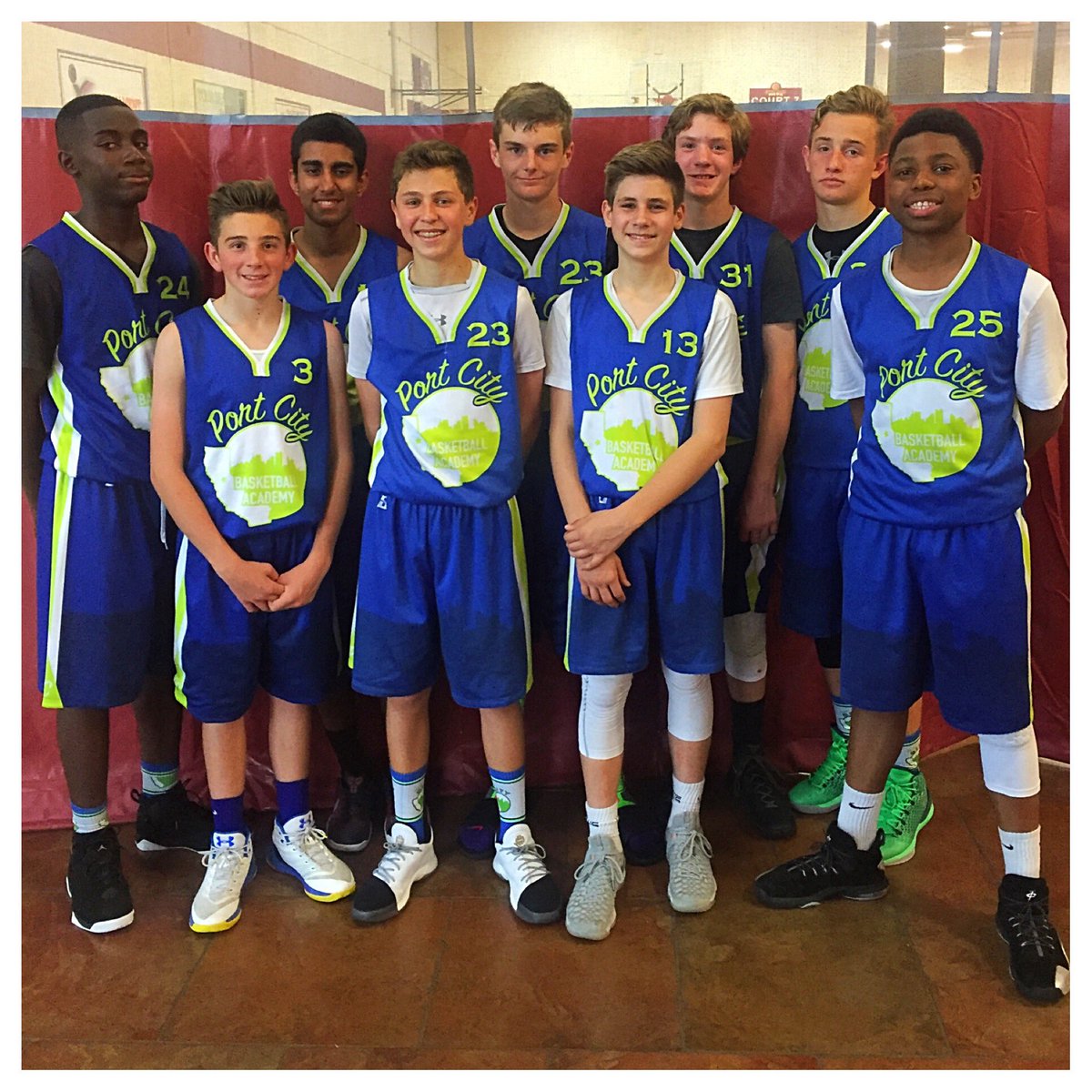 coach_hitt's tweet photo. Solid day of teaching &amp; learning @HardwoodPalace these boys improved every game, &amp; embraced failing to progress in hoop &amp; life! I'm blessed! https://t.co/8uyRaYOZgo