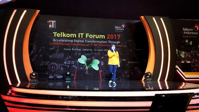 GPTP4TELKOM's tweet photo. Pada 12 April kemarin, beberapa temen2 GPTP IV ada yg ikut IT Forum dan mendapatkan berbagai penghargaan lho. Congrats! #TelkomIndonesia https://t.co/XmM7csOpfy