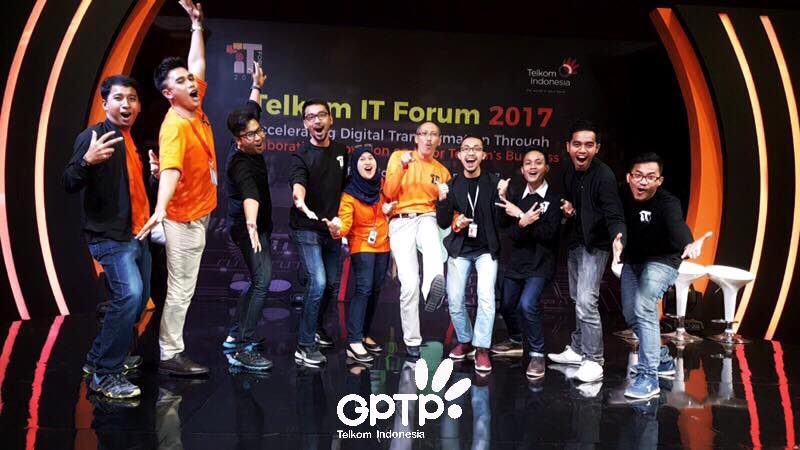 GPTP4TELKOM's tweet photo. Pada 12 April kemarin, beberapa temen2 GPTP IV ada yg ikut IT Forum dan mendapatkan berbagai penghargaan lho. Congrats! #TelkomIndonesia https://t.co/XmM7csOpfy