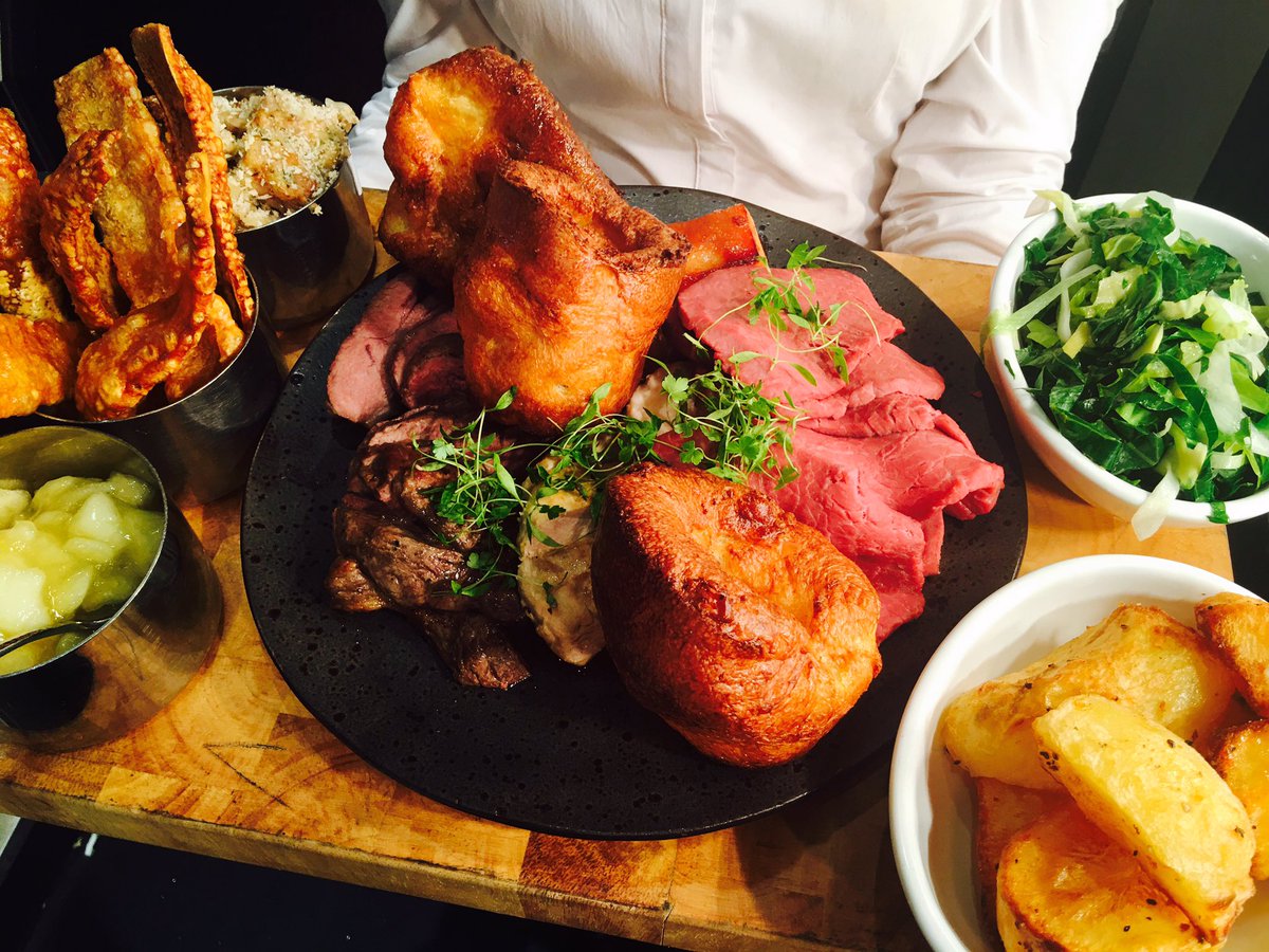 Serving traditional roasts all day long ... Happy Easter 🐣 everyone #shepherdanddogessex #roastdinner #eastersunday