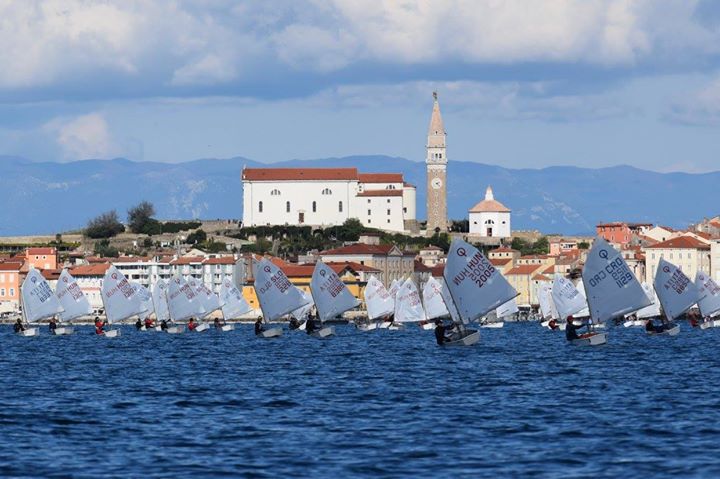 nauticalportal's tweet photo. #HappyEaster

#EasterRegatta
🇭🇷#Hvar
🇻🇨#Bequia
🇵🇭#PuertoGalera
🇸🇮#Portoroz
#travel
#vacation
#sailing 
#regatta
#sailboats
#nauticalportal https://t.co/Km10daCYh3