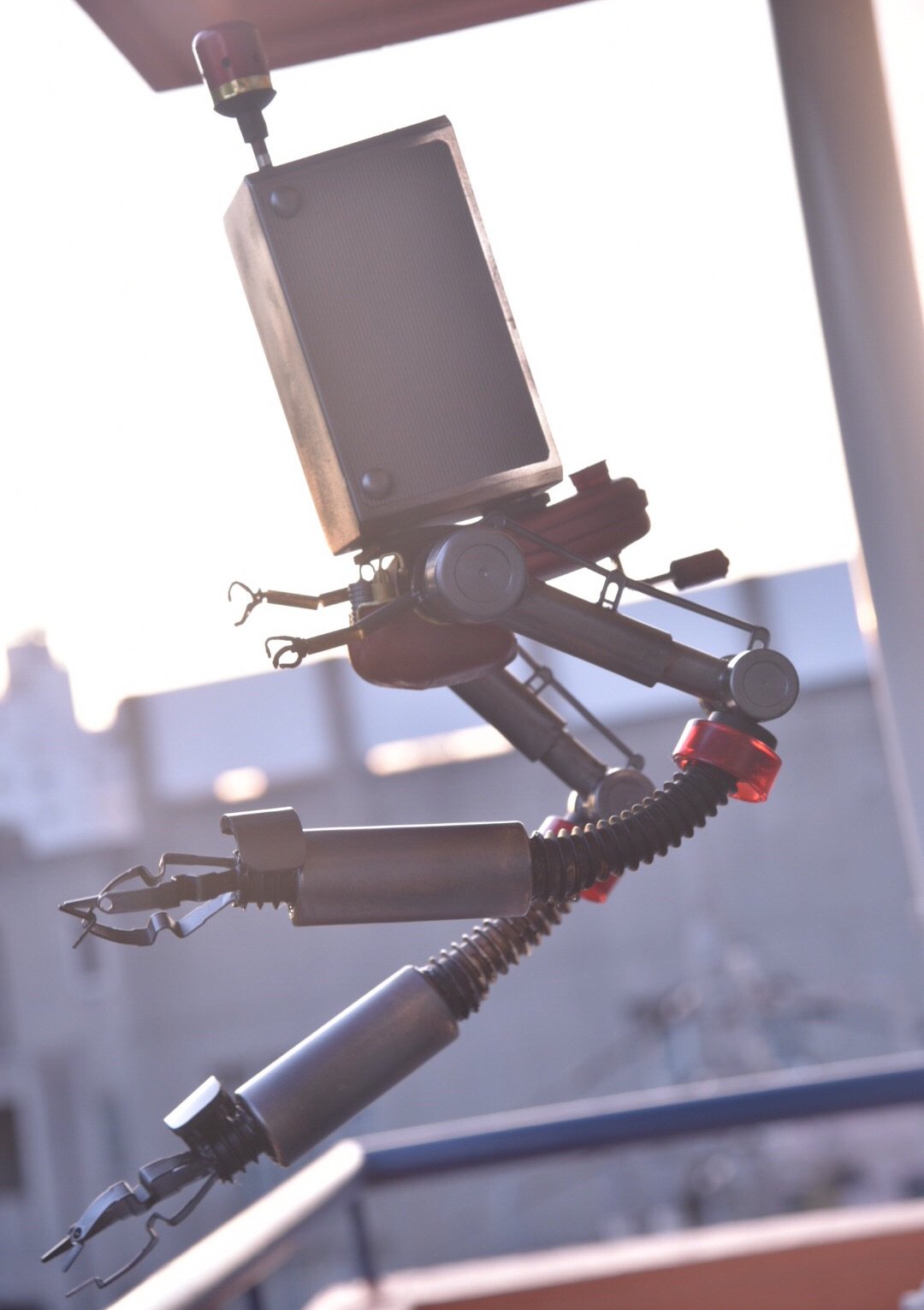 六 Roku ついに完成しました 実寸大ポッド153 可動式にしたのでグータッチもできます 想像以上に可愛い 材料はほぼダイソー Nier ニーアオートマタ ニーア T Co Jly7oog8cq Twitter