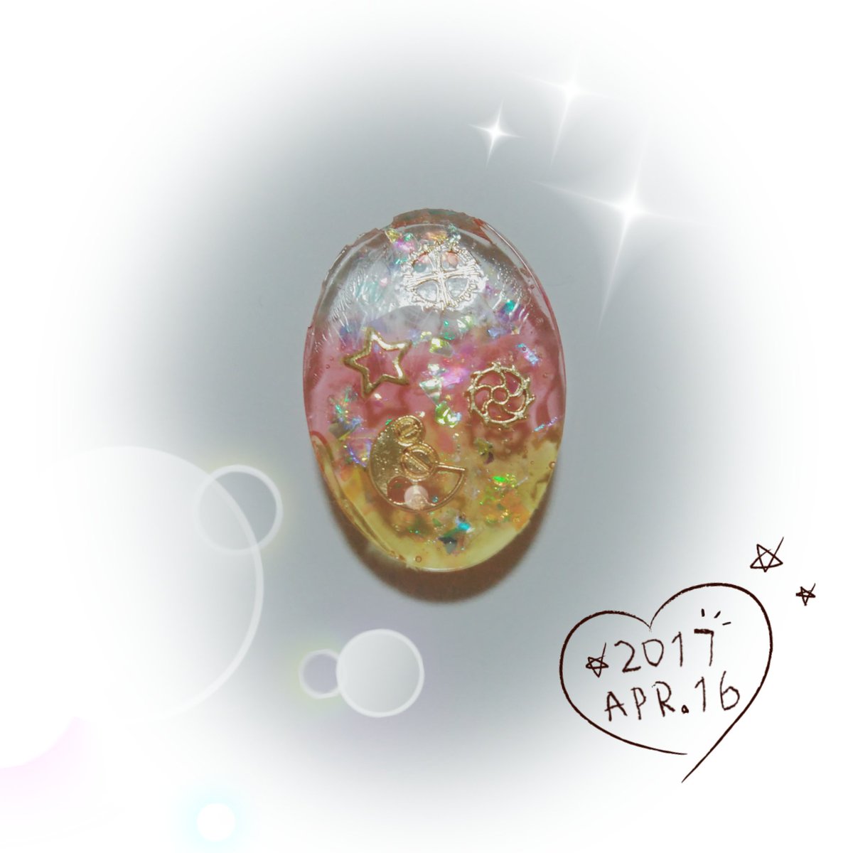 sun502massu's tweet photo. やっと納得のグラデーションが完成♡
でも、同じ物をもう一度作れるかは謎だけどね(笑)
#NEWScraft C♡ https://t.co/84sonpYmty