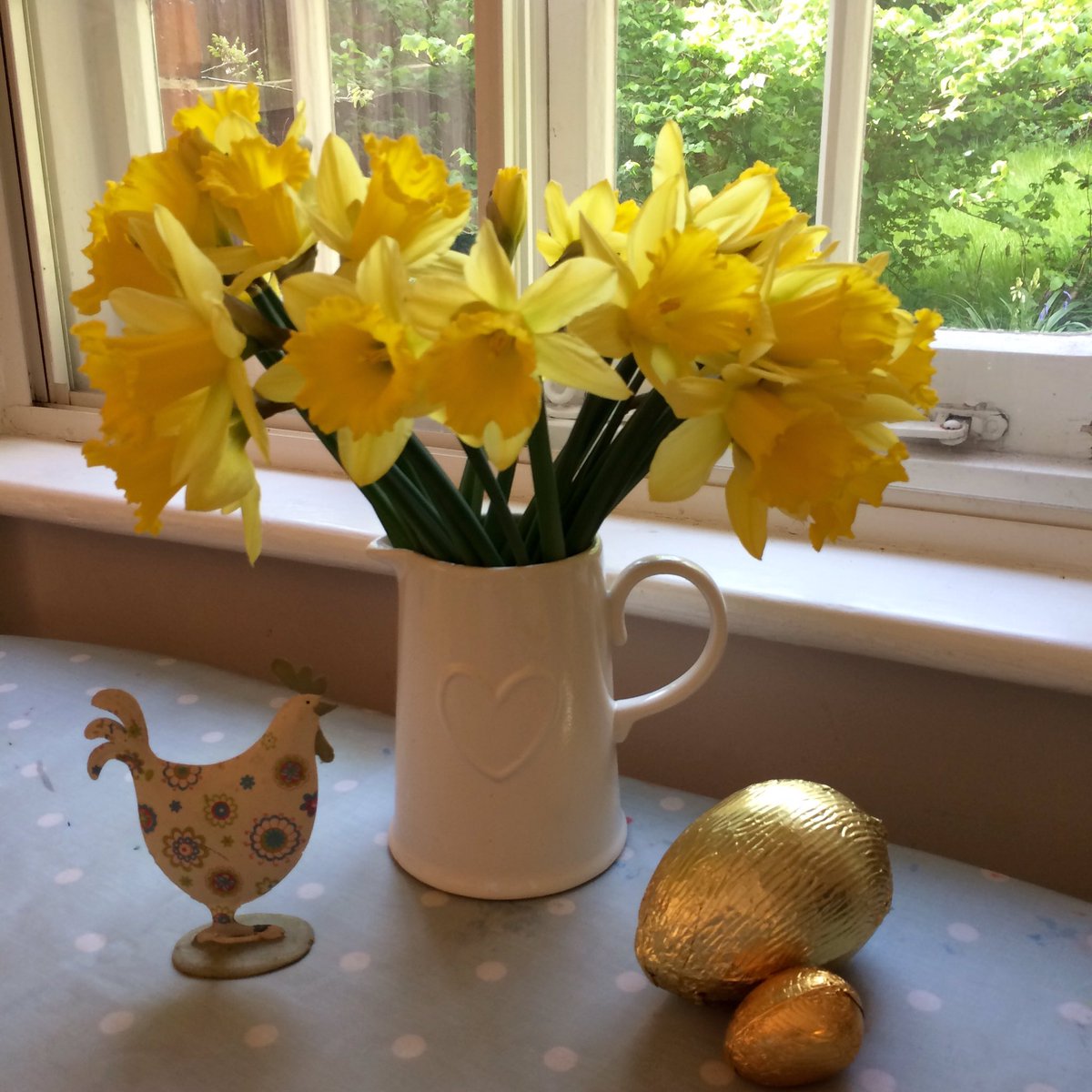 ElementsDevon's tweet image. Happy Easter 🐣