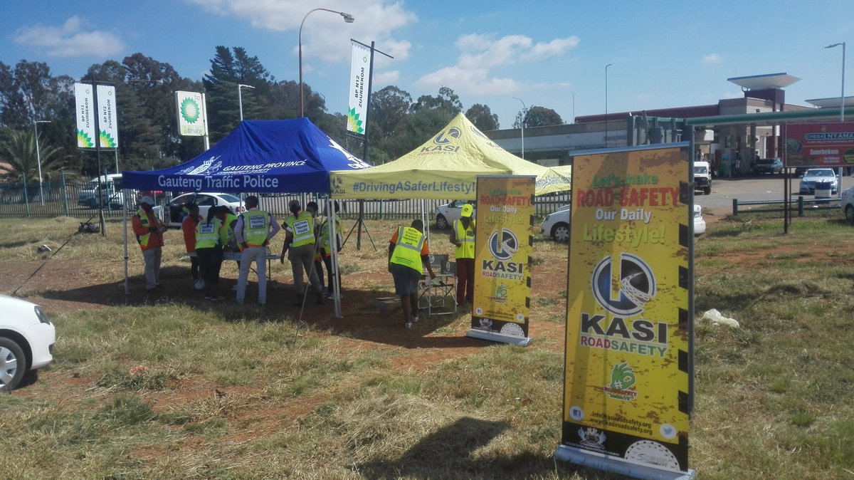 KasiRoadSafety's tweet photo. #TeamKRS out in #Zuurbekom, N12 promoting #RoadSafety with @GP_CommSafety @GTP_Traffstats @DoTransport @RAF_SA @rtia_aarto @_ArriveAlive https://t.co/Ihkl8I8ex4