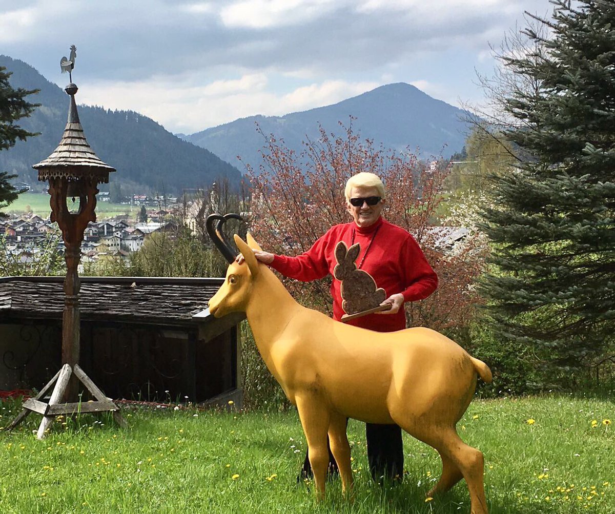 Heino tweet media