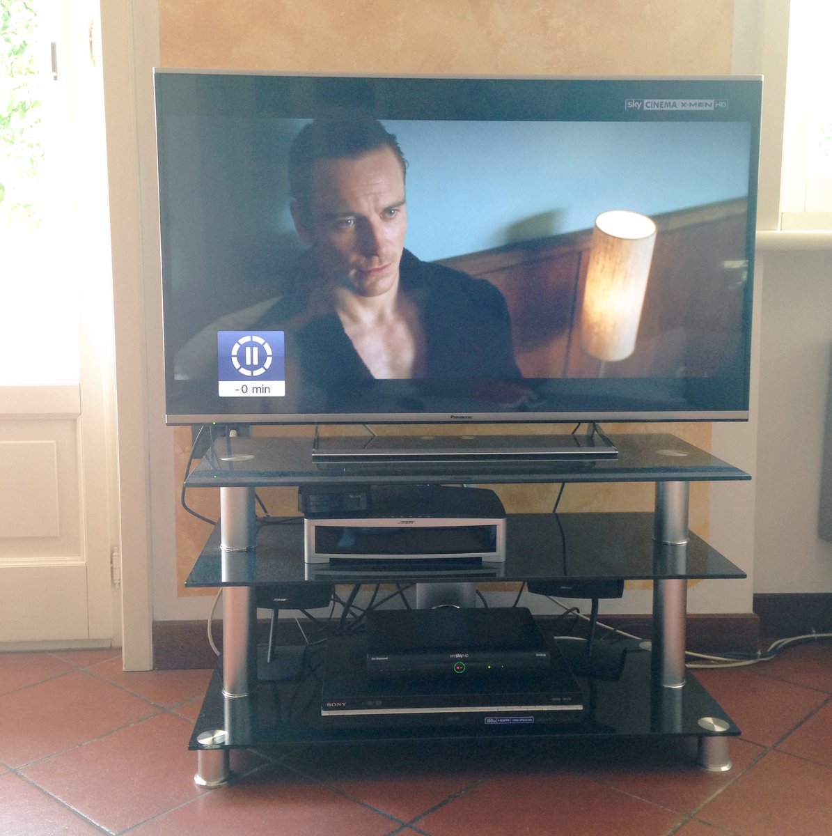 la_pennylane's tweet photo. Natale con i tuoi, Pasqua con Fassy 🐥💜 https://t.co/VaQP2QnEOb