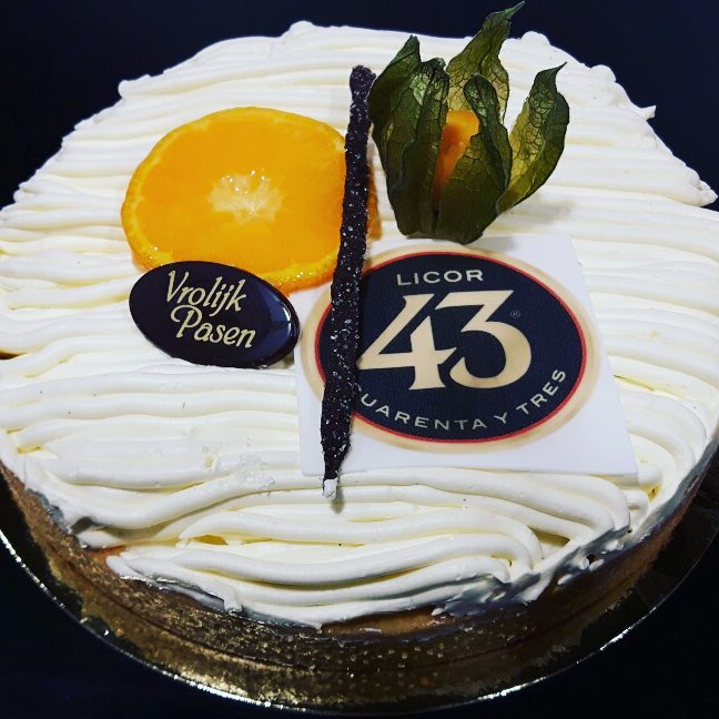 marcel_leferink's tweet photo. Tartellettes een feest om te zien en te eten nieuw bij Echte bakker Boenders #echtebakker #aardbeien #licor43 #chocolade #versfruit https://t.co/BDBfmGnXXm