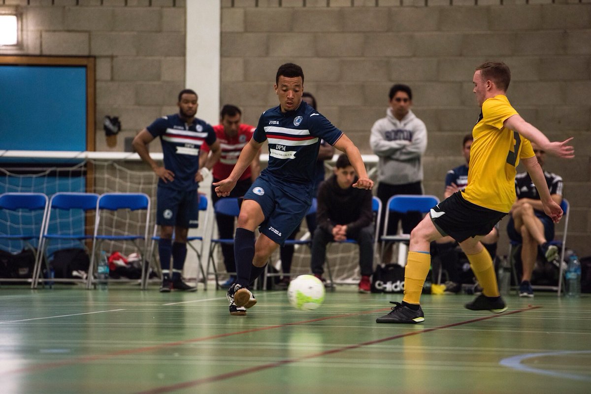 FT: <a href="/ChiswickFutsal/">Chiswick Futsal Club</a> 5-4 @WLFutsal 

Highly competitive game makes it 🔟 wins in a row before the <a href="/FAFutsalCup/">FA Futsal Cup</a>! <a href="/Louisdailey/">LJD</a> scoring 2! #COYC⚽