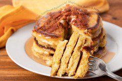 Fluffy Cornbread Pancakes with Maple Glaze, Bacon and Butter dlvr.it/NvVh0W