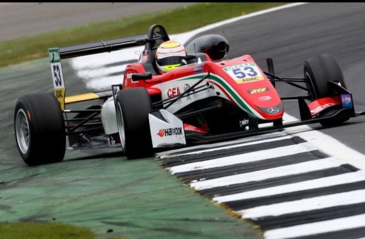 callum_ilott's tweet photo. Mega finish to the weekend, winning the final race of the weekend! Big thanks to @PREMA_Team for the great car👌🏻#HomeCircuit @adrianflux https://t.co/A4pHMMU1CK