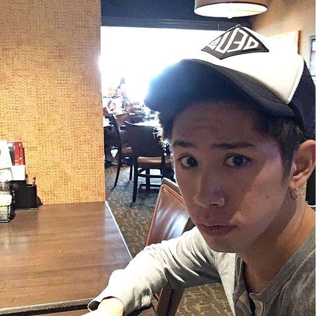 OORer_m1's tweet photo. Takaおめでとううう👏👏🦅🦅🦅🎊
だいすきだぁぁぁ！！
#Taka
#ONEOKROCK 
#Taka生誕祭 
#417 https://t.co/EtkDIz7eGX