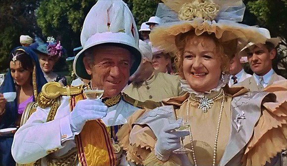 Are we going to be led up the #gardenpath no it's #CarryOnuptheKhyber #saucy #slapstick with @SidJames1976 @CarryOnJoan @WilliamsDiaries