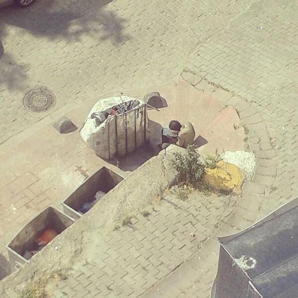 Çöp toplarken gördüğü bulmacayı çözen güzel insan; iyi ki varsın!