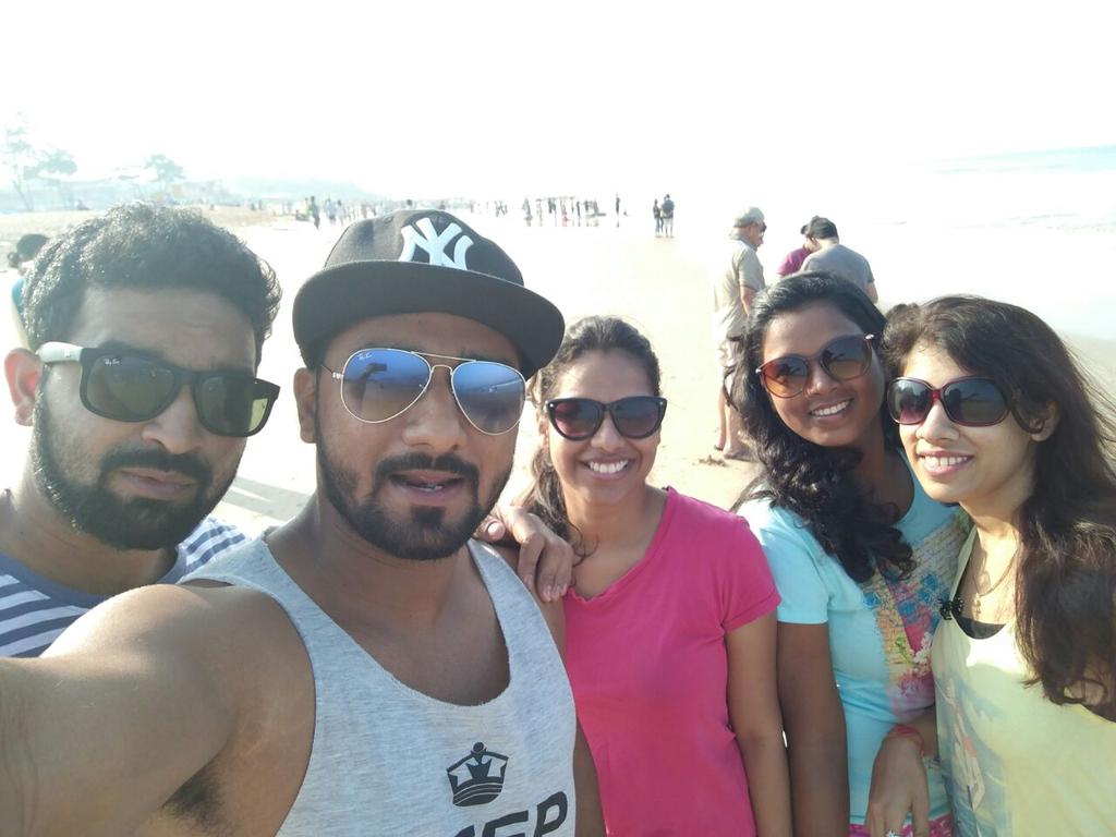 reenajain89's tweet photo. #GioneeSpL @GioneeIndia #Stylfies #GioneeSpL #selfiestan #Gogfie @zareen_khan @ItsPrachiDesai @jenwinget @GAUAHAR_KHAN https://t.co/T6AAc2Y4B0