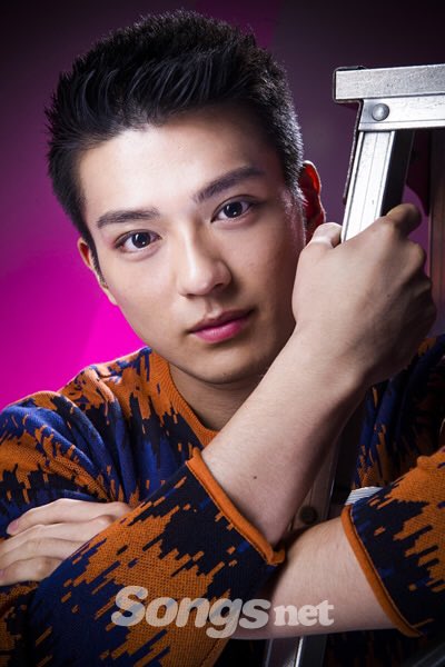 ろぐあうと 今の髪型も好きだけど 髪長い方がもっと好きだったんだよなぁー 髪の毛 はよ伸びて もう 黒髪パーマでも金髪でもなんでもいいから 笑笑 真剣佑 髪の毛伸びろー