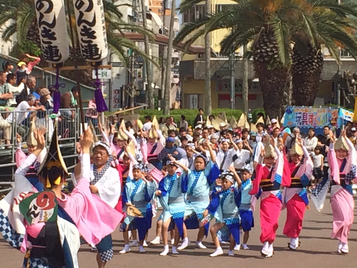 やっきい はな はる フェスタ17 イイ顔してる 春の阿波おどりもイイですね 桜の花と 鮮やかな踊りの衣装がベストマッチ 徳島県 徳島市 阿波おどり ダンス のんき連 やっきい はな はる フェスタ17 イイ顔してる 春の阿波おどりもイイですね 桜の花と 鮮やかな踊りの衣装がベストマッチ 徳島県 徳島市 阿波おどり ダンス のんき連