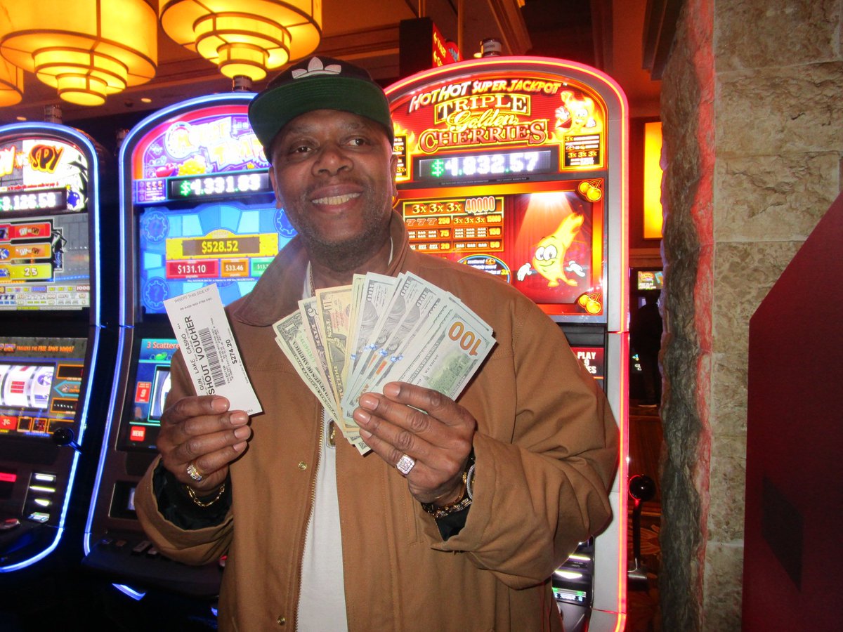 Triple Golden Cherries Slot Machine