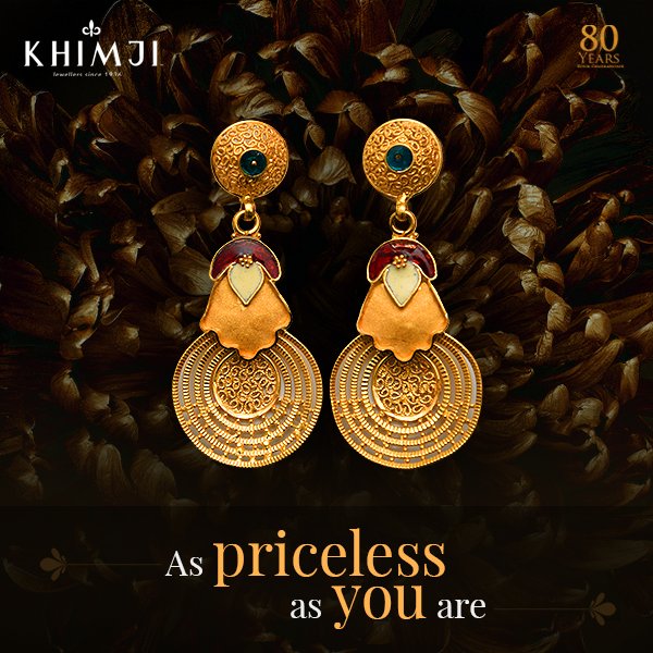 A pair of gorgeous earrings can glam up... - Anjali Jewellers | Facebook