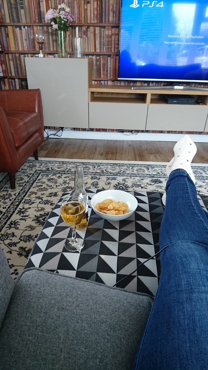 FLIS_iom's tweet image. Having a day off, making time to play games and then.... The Update. #cannotcatchabreak #FirstWorldProblems