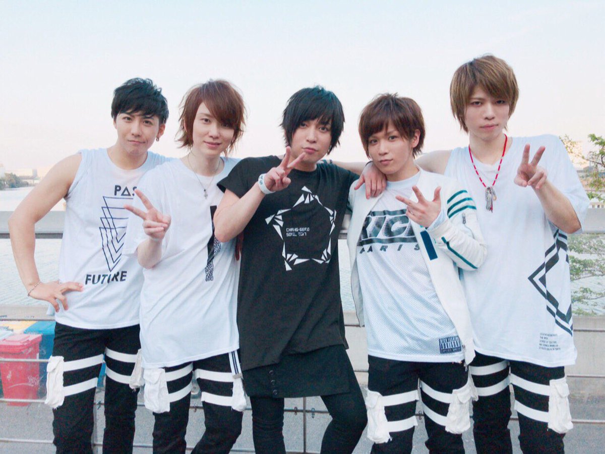 Rootfive ルート ファイブ 公式 ちゃんげろソニック出演させていただきました Gero2525さんありがとうございました 本日のセトリ M1 ボク時々 勇者 M2 Sekilala M3 Lovehunter M4 大逆転エモーション M5 Merry Go Roundでした ちゃんげろソニック