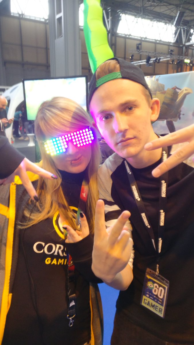 smileyfishzz's tweet photo. #RGBselfie @CORSAIR @BoMenzzz https://t.co/uccGCNZKSq