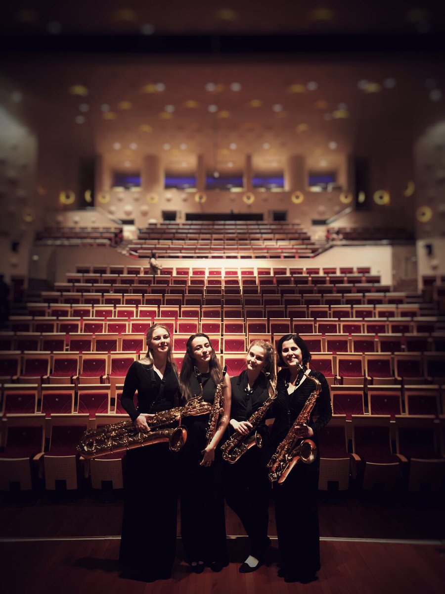 AbeliaSax's tweet image. What a great way to finish the tour. #Yangzhou you were great! Time to head home after an amazing time in China. #Abeliaontour #China #tour