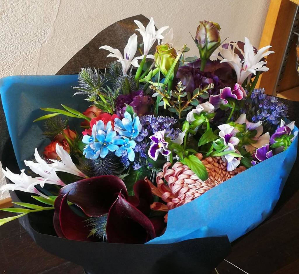 NECOQAVREENO's tweet photo. #花束 #生花 #エレクトーン #ジュニアオリジナルコンサート #9歳 の #男子 へ #ネコカヴらしく
#bouquet #freshflowers #electone #juniororiginalconcert To … https://t.co/bo5vKCEi2m https://t.co/akhF4cIOqD
