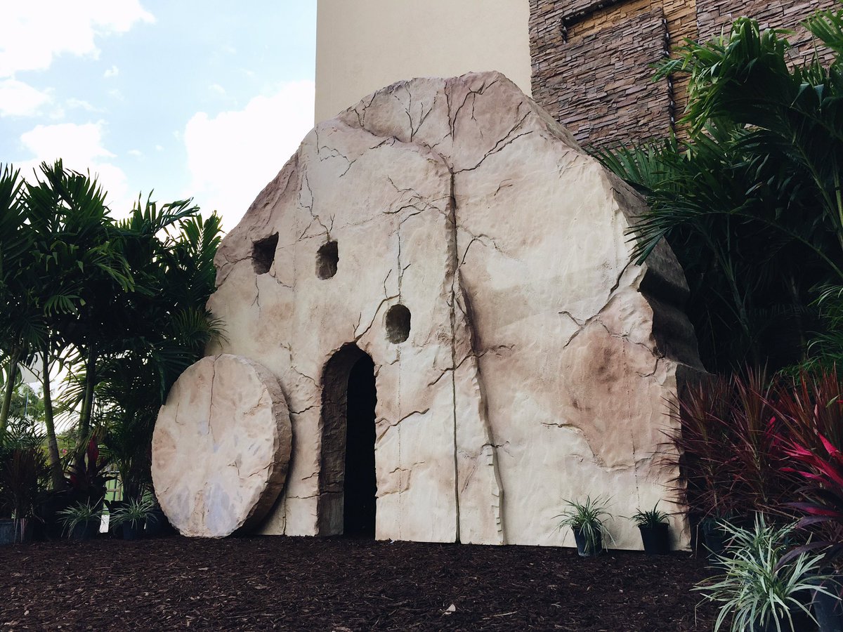 CalvaryFTL's tweet photo. "He is not here; He has risen!"—Matthew 28:6

What an amazing Easter Sunday it has been. Join us for service at 11am or 1pm! #CCFLEaster https://t.co/GqbedukpDf