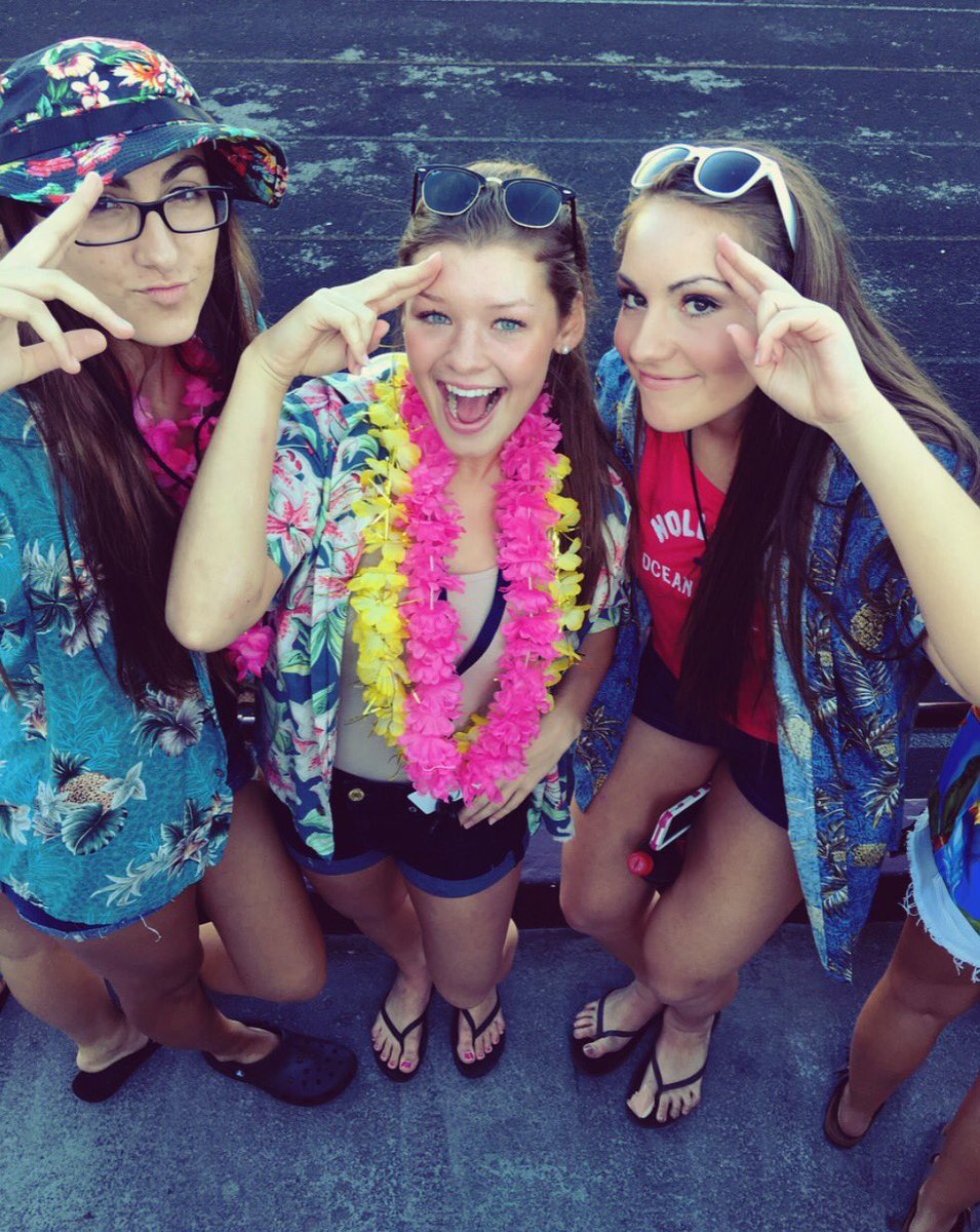 LindsPelletier's tweet photo. Happy birthday Skycat! Love you ❤️ #alwaysflyin @_skylarmadison_ https://t.co/H9lYdVosMY