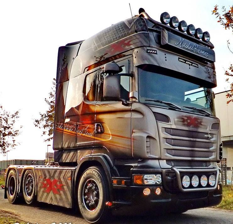 truckdriverman2's tweet photo. Scania Truck 👍👍 #scania #scaniatruck #truckdrivermania #truckdriver #truckinglife #trucking #trucker #truck #hgv #lgv #Scania #Truck #V8 https://t.co/24ZBxP7gN9